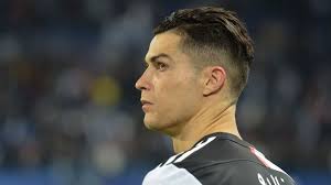 Ma quanto sei gobbo!.federico bernardeschi of italy looks on prior to the training session at italy club's training. Juventus In Der Kaderanalyse Mit Oder Ohne Ronaldo So Konnte Pirlos Alte Dame Aussehen Goal Com