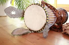 Kecapi adalah alat musik gesek yang berasal dari etnis sunda di jawa barat. Alat Musik Ritmis Tradisional Dan Modern Penjelasan Lengkap