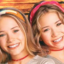 14 Things I Noticed Rewatching 'Holiday In The Sun' As An Adult