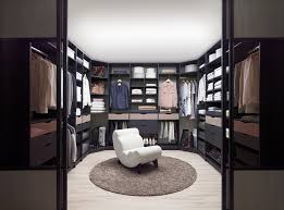 We take pride in increasing the value of your home while designing something you and your family will love. Miami Closets
