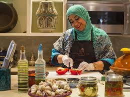 A esa cocina, que se respira en las calles angostas de la inmaculada medina de la ciudad vieja, se inspiraron nicolás wolowelski y juan martín migueres cuando empezaron a imaginar un nuevo concepto gastronómico en palermo. Talleres De Cocina La Maison Arabe En Marrakech Hotel Marrakech