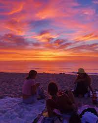 It is widely considered the favorite season of many, considering that it is the vacation period of schools and many adults. Pin By Nike Colli On Photos Summer Friends Summer Pictures Best Friend Pictures