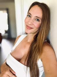 Ashley Orlando's Instagram, Twitter & Facebook