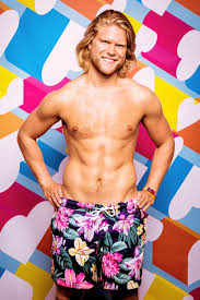 Lucie discusses 'bevy' pyjamas whilst in bed with joe. Madels Aufgepasst Das Sind Die Love Island Boys 2019 Promiflash De