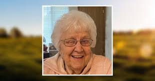 Leann Dennis's Instagram, Twitter & Facebook