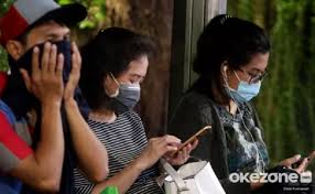 Anak anak memakai topeng virus corona memakai topeng perlindungan vektor png. Masker Mulut Sekali Pakai Vs Kain Pilih Mana Okezone Economy