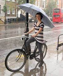 epingle par isabelle sur singin in the rain balades a velo la bicyclette bleue sous la pluie