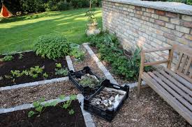 Wir servieren dazu 11 ideen für einen grillplatz im eigenen garten. Garten A Uberdachter Grillplatz Neubepflanzte Beete Und Ein Baumhaus Contemporary Deck Dusseldorf By Christoph Janthur Grunbau Houzz
