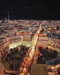 Gefallt 1 610 Mal 38 Kommentare Das Schone Berlin Loves United Berlin Auf Instagram Presents Photographer R Berlin City Paris Skyline Instagram