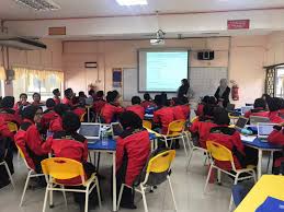 Dengan adanya laman blog ini diharap akan dapat menjadikan perkongsian maklumat antara panitia , saling komunikasi juga hebahan antara ahli panitia di dalam komuniti dapat dipertingkatkan sejajar dengan pembudayaan ict dikalangan warga sekolah insyaallah. Multimedia University Tri Department Collaborate To Impart Knowledge Among Secondary School Students