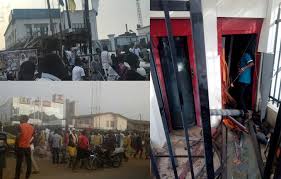 Police capture more key members of gangs. Police Arrest 12 Offa Bank Robbery Prime Suspects Phones Of Victims Recovered
