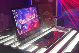 Asus rog merupakan kategori brand khusus milik perusahaan asus yang berfokus pada laptop untuk kebutuhan spesifikasi gaming. Laptop Gaming 2 In 1 Asus Rog Mothership Dijual Rp 130 Juta Di Indonesia