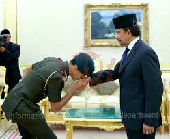 Tengku meriam tengku muhaini tengku aishah marcella tengku abdullah tengku abdul rahman tengku nong fatimah tengku shahariah tengku abdul fahd mu'adzam shah. Brunei Royals His Majesty Received An Audience Son Of Hrh