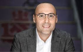 Andrew Janis's Instagram, Twitter & Facebook