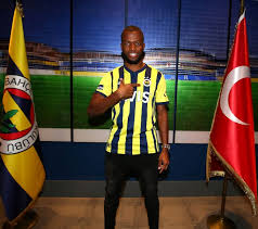 Fenerbahçe kulübü, son olarak meksika'nın tigres takımında forma giyen ekvadorlu forvet oyuncusu enner valencia'yı kadrosuna kattı. Son Dakika Fenerbahce Ekvadorlu Golcu Enner Valencia Yi 3 Yilligina Renklerine Bagladi Spor Haberleri