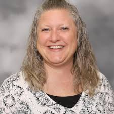 Melissa Hennings's Instagram, Twitter & Facebook