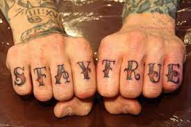 Stay True Word Tattoo On Fingers Finger Tattoos Knuckle Tattoos Word Tattoos