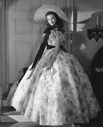 Das kleid selbst wurde zerlegt und der silberfaden herausgetrennt. Die 17 Schonsten Prinzessinnenkleider Der Filmgeschichte Von Romy Schneider Bis Emma Watson Vogue Germany