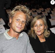 After the success of the fashion show versace in september last year bringing together the tops of the 90s, like cindy crawford, carla bruni, naomi campbell, helena. Arnaud Lemaire Se Livre Sur Claire Chazal C Est Une Femme Formidable Purepeople