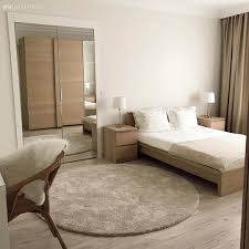 Bu Ev Aheste Yasamdan Mutluluk Veren Anlardan Yana Ev Gezmesi Yatak Odasi Halisi Evler Oturma Odasi Dekorasyonu