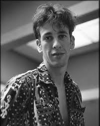 🎸 Hillel Slovak, la primer guitarra emblemática de los Red Hot Este 13 de  abril, Hillel Slovak, el primer guitarrista de los Red Hot Chili Peppers,  hubiera cumplido 63 años. Slovak fue