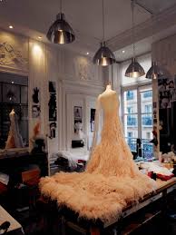 Robe Chanel Par La Maison Lemarie Paraffection Portee Par Nicole Kidman Pour La Publicite Du Parfum N 5 Robe Chanel Chanel Couture Haute Couture