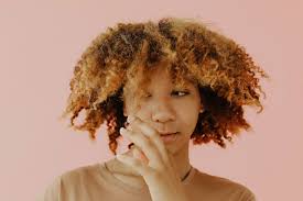 Fotos gratis : cabello, peinado, cara, belleza, Afro, barbilla, labio,  tinte de pelo, rizo, pelo largo, Pelo castaño, pelo de surfista 5760x3840 -  - 1550921 - Imagenes gratis - PxHere