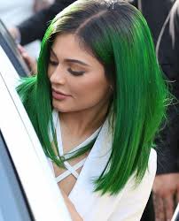 Kylie Jenner Green Hair Dark Roots Kylie Jenner Green Hair Green Hair Hair Colour For Green Eyes