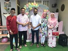 Ketua cawangan lot 6552 kg sri pantai 86800 mersing johor. Latif Bandi Bersama Isteri Memenuhi Undangan Tuan Haji Facebook