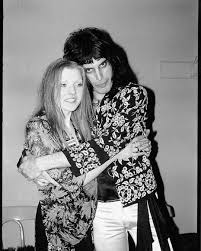 Queen Mercury On Instagram Freddie Mercury Mary Austin Freddiemercury Maryaustin Mary Austin Freddie Mercury Queen Freddie Mercury Freddie Mercury