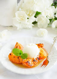 Peches Blanches Roties Et Glace Vanille Recette Desserts Aux Peches Alimentation Peche Blanche