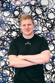 At paris fashion week during the fall of 2018 however, a very limited amount of these. Stockx Europachef Derek Morrison Im Interview Der Koffer Ging Fur 60 000 Euro Weg