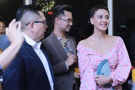 Check spelling or type a new query. Fesyen Artis Abpbh 2019