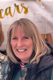 Hi all, I'm after some ideas please, I'm not sure if want to go short yet.  This is my natural colour but I'm booked in for some highlights next month.  Thank you