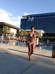 Meenal Jain messy finish - intense release close-up