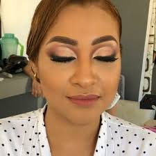 Eli Burgueño Salón de Belleza