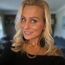 Renee Mace's Instagram, Twitter & Facebook