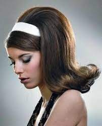 If you are one of them, this is an ideal long hairdo for you. 50s Hairstyles For Long Hair With Bandana 50s Hairstyles For Vintage Hairstyles 50s Hairstyles Hair Styles
