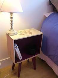 joli ensemble de tables de chevet en caisses de vin pieds compas fait main les caisses ont ete embellies ponces wine box table wood wine box wine case diy