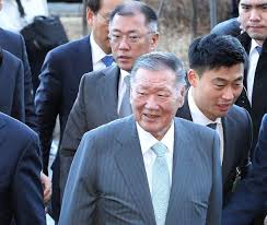 정의선 부회장 부인 정지선 씨. í˜„ëŒ€ì°¨ ì„¸ê³„ 5ìœ„ë¡œ í‚¤ìš°ê³  ë¬¼ëŸ¬ë‚œ ì •ëª½êµ¬ ëª…ì˜ˆíšŒìž¥ í•œê²½ë‹·ì»´
