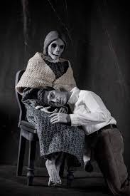 Dopo una rapina in banca andata male, i tre fratelli koffin fuggono verso casa della madre, nella speranza che possa aiutarli a. Happy Mother S Day Horror Amino