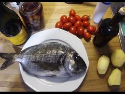 Se, invece, volete cucinare i. Sarago Al Cartoccio Ricette Di Mare Dal Pescatore In Apnea Youtube