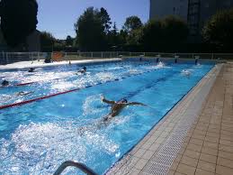 Competition De Natation A La Piscine Louis Fourcade