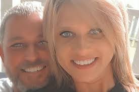 Lisa Shinall's Instagram, Twitter & Facebook