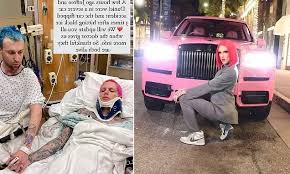 Jeffree star shared a picture of himself at the hospital with a neckbrace and said a few hours ago jeffree and daniel were in a severe car accident and the car flipped 3 times. 3qytu4gjydkyrm