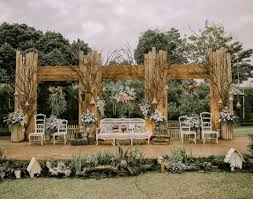Kemudian kamu bisa menggantungnya di kayu kecil sebagai penyangga. Natural Rustic Decoration Kombinasi Yang Sederhana Dan Sempurna Mengolah Materi Natural Dengan Sentu Bogen Hochzeit Diy Hochzeitsdeko Rustikale Hochzeits Deko