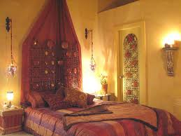 Madeline stuart designed this home for the wife of jim henson, the man behind sesame street. La Magica Decoracion Hindu Moroccan Decor Bedroom Moroccan Style Bedroom Moroccan Bedroom