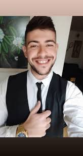 Hello everyone, I am 27 years old, Spanish, I have just returned to Sydney  and I am looking for a job, I have experience in different sectors.  -Community manager. -Cafeterias, bars and