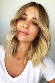 Medium shoulder length hairstyles for women with wavy hair can look super hot if styled properly. Medium Wavy Hairstyles For Blonde Girls Mediumhai Hairs London