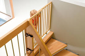 Unser testerteam wünscht ihnen als kunde hier eine menge spaß mit ihrem brüstungsgeländer holz innen! Treppengelander Vom Lokalen Fachhandel Fur Innen Aus Glas O Edelstahl